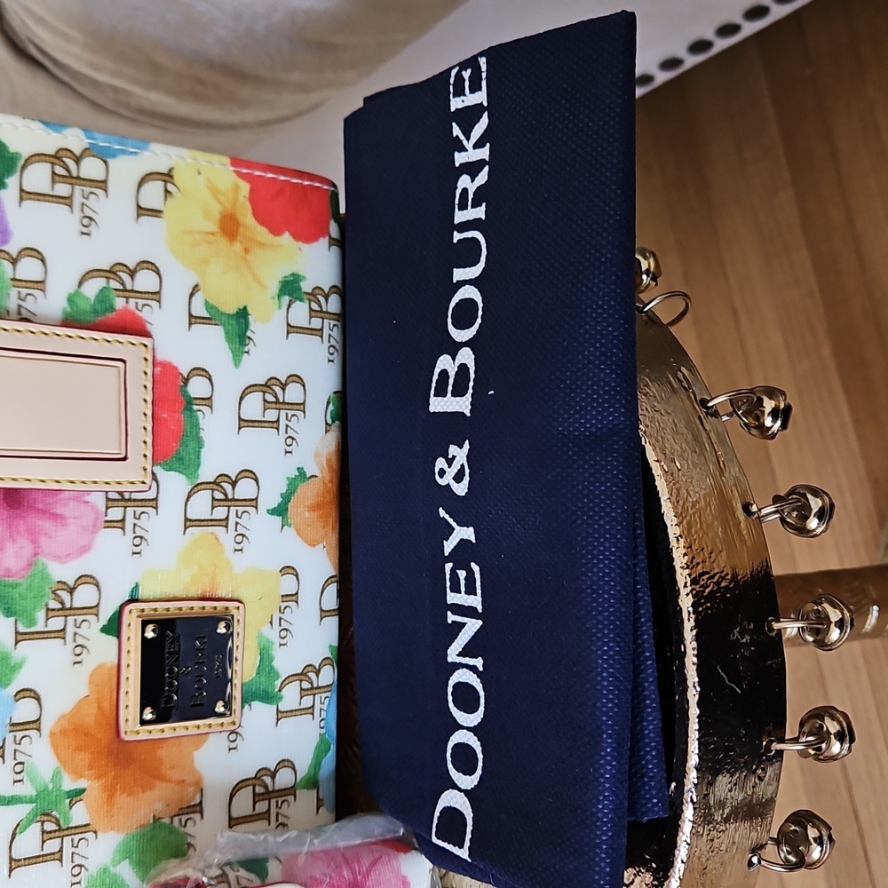 5Pcs Dooney & Bourke Coated Cotton Floral Print Janine Satchel w/Accessories - Picture 9 of 11